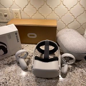 Oculus Quest 2 VR & Elite Headstrap and Carrying Case